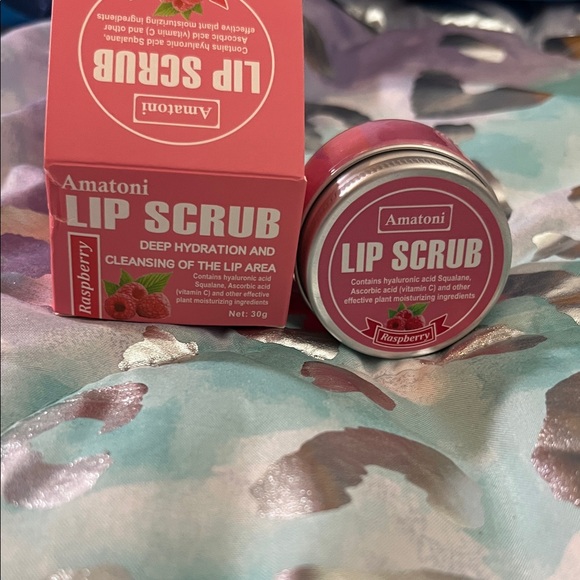 Amatoni Raspberry Lip Scrub-NIB - Picture 4 of 4